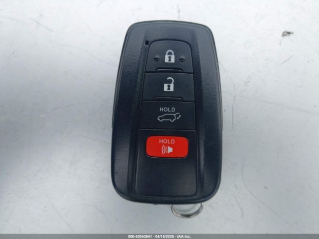 2T3C1RFV3NW231009 Toyota Rav4 Xle Premium