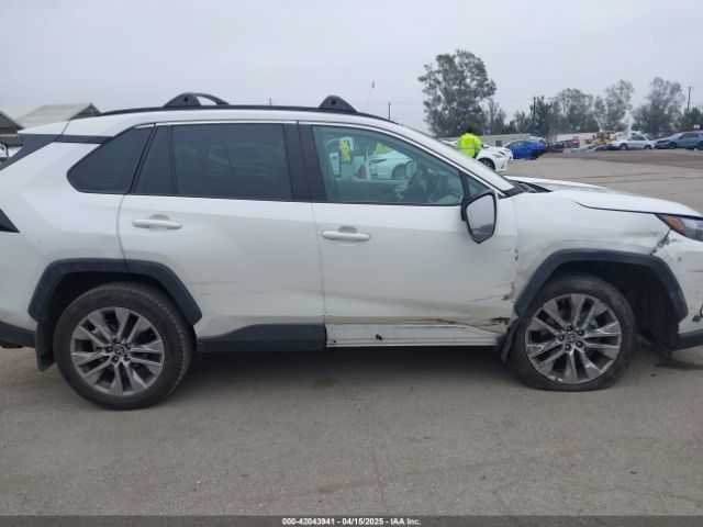 2T3C1RFV3NW231009 Toyota Rav4 Xle Premium