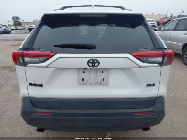 2T3C1RFV3NW231009 Toyota Rav4 Xle Premium