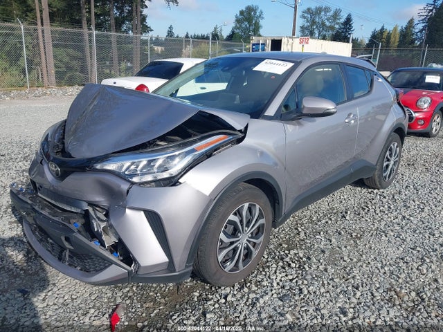 JTNKHMBXXL1077939 Toyota C-HR LE