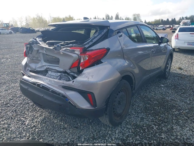 JTNKHMBXXL1077939 Toyota C-HR LE