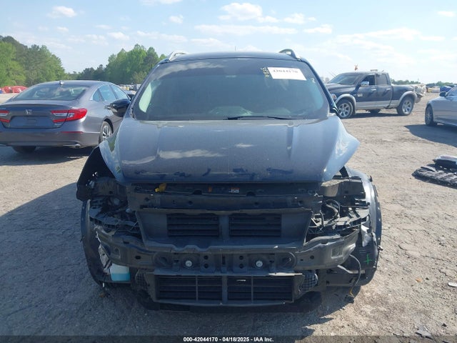 1FMCU0J91HUA75417 Ford Escape Titanium