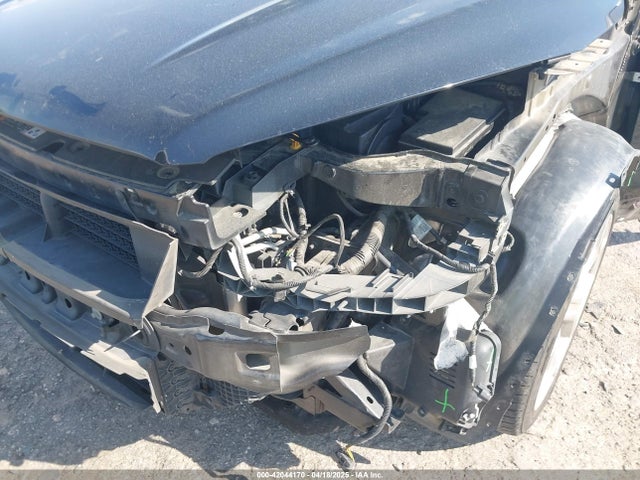 1FMCU0J91HUA75417 Ford Escape Titanium