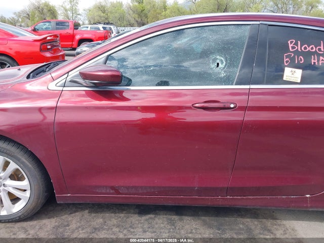 1C3CCCAG2GN157810 Chrysler 2016
