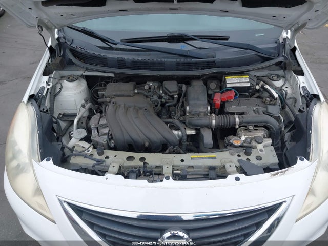 3N1CN7AP0EL869083 Nissan Versa 1.6 Sv