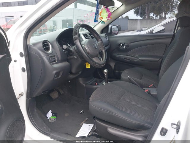 3N1CN7AP0EL869083 Nissan Versa 1.6 Sv