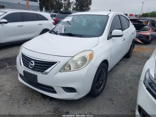 3N1CN7AP0EL869083 Nissan Versa 1.6 Sv