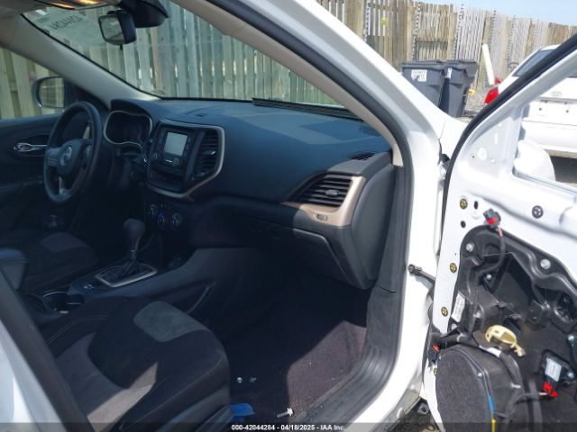 1C4PJLAB9GW352580 Jeep Cherokee Sport