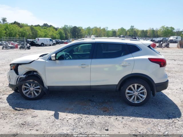 JN1BJ1CRXJW283837 Nissan Rogue Sport Sv