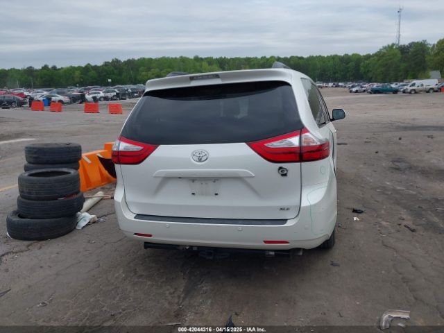 5TDYK3DC1GS723205 Toyota Sienna Xle Premium 8 Passenger