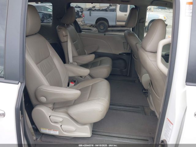 5TDYK3DC1GS723205 Toyota Sienna Xle Premium 8 Passenger