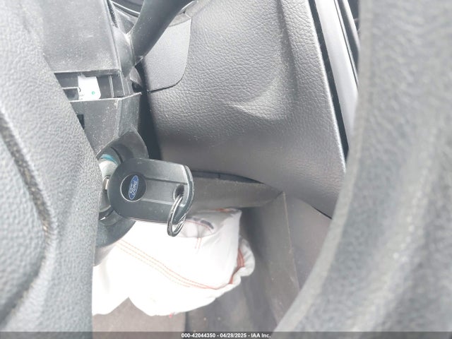 1FADP3K22GL294626 Ford FOCUS SE