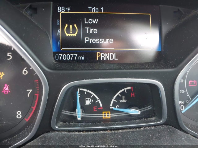 1FADP3K22GL294626 Ford FOCUS SE