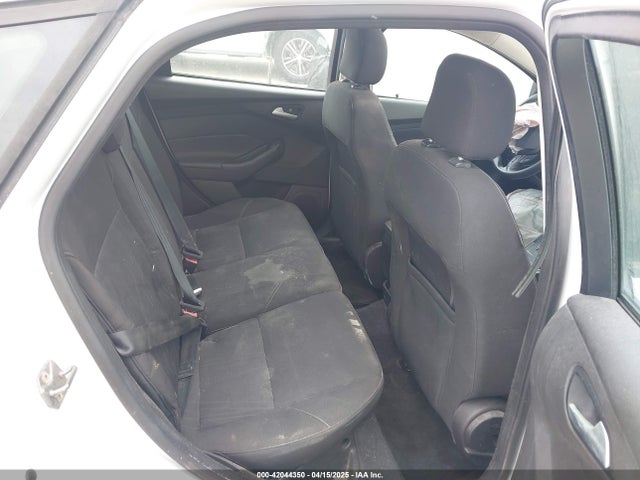 1FADP3K22GL294626 Ford FOCUS SE