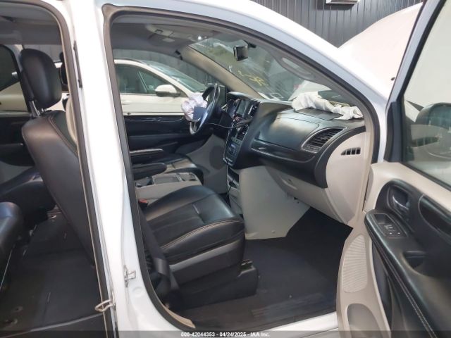 2C4RC1BG1FR676132 Chrysler Town & Country Touring