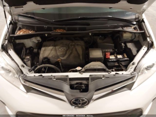 5TDYZ3DC7JS909902 Toyota Sienna Xle 8 Passenger