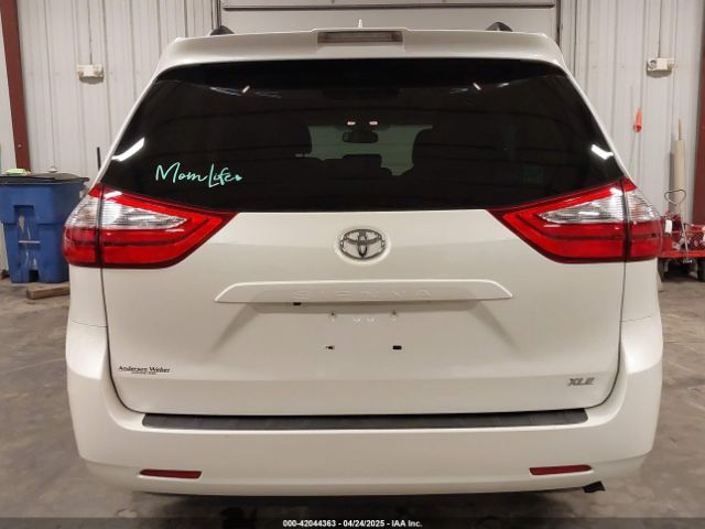 5TDYZ3DC7JS909902 Toyota Sienna Xle 8 Passenger