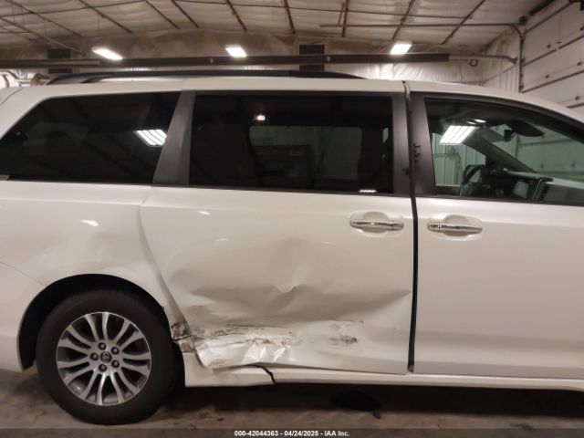 5TDYZ3DC7JS909902 Toyota Sienna Xle 8 Passenger