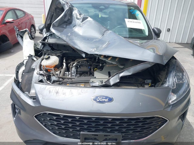 1FMCU9G65NUA59587 Ford ESCAPE SE
