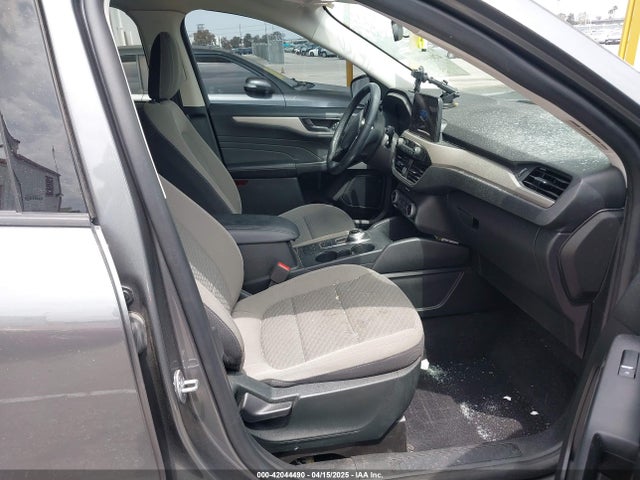 1FMCU9G65NUA59587 Ford ESCAPE SE