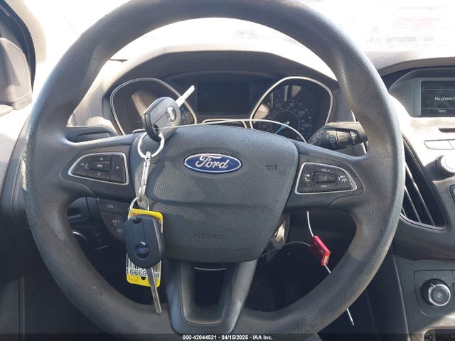 1FADP3K28FL214566 Ford FOCUS SE