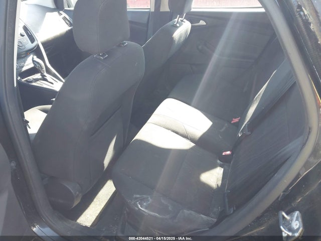 1FADP3K28FL214566 Ford FOCUS SE