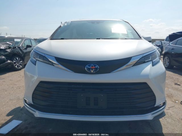5TDYRKEC6MS055675 Toyota SIENNA XLE