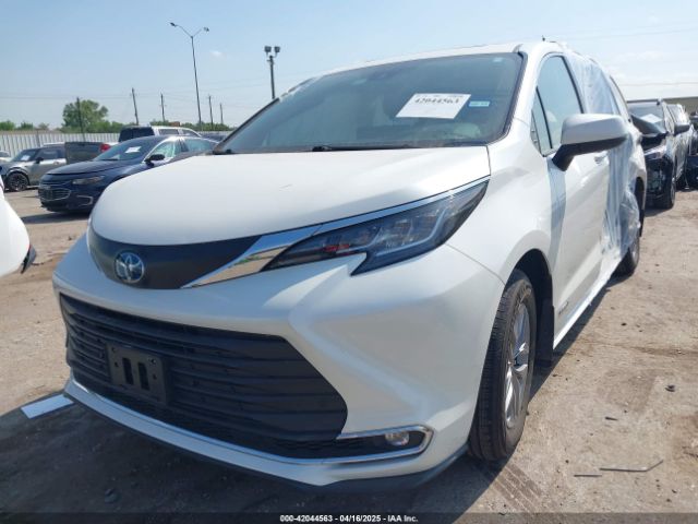 5TDYRKEC6MS055675 Toyota SIENNA XLE