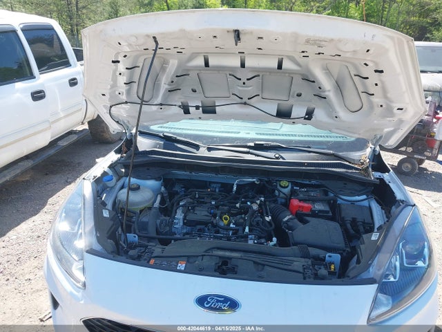 1FMCU0G69NUA47311 Ford ESCAPE SE