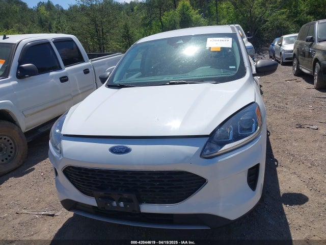 1FMCU0G69NUA47311 Ford ESCAPE SE