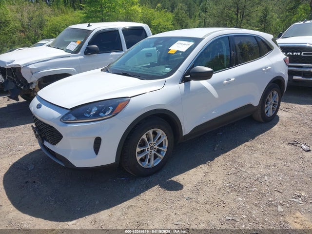 1FMCU0G69NUA47311 Ford ESCAPE SE