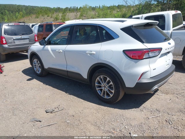 1FMCU0G69NUA47311 Ford ESCAPE SE