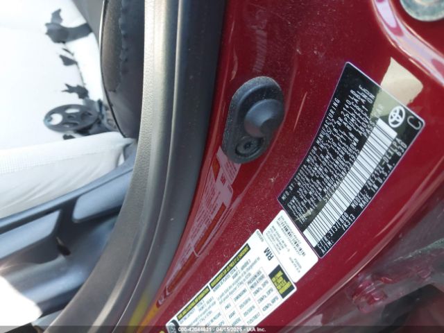 5YFEPMAE9NP331935 Toyota COROLLA LE