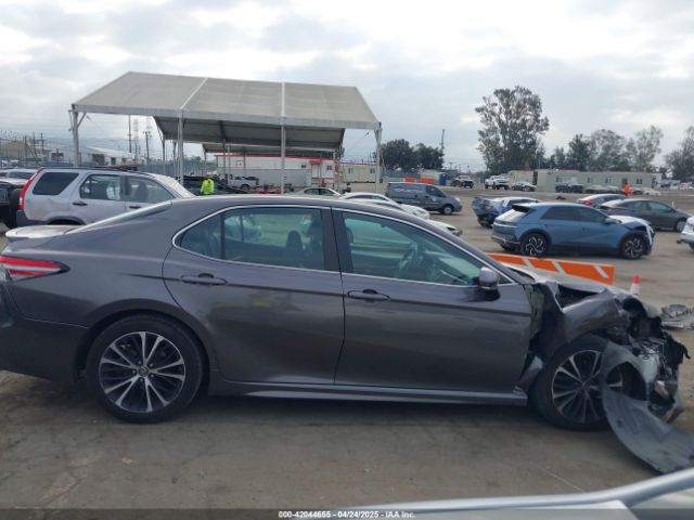 4T1B11HK5JU605185 Toyota CAMRY SE