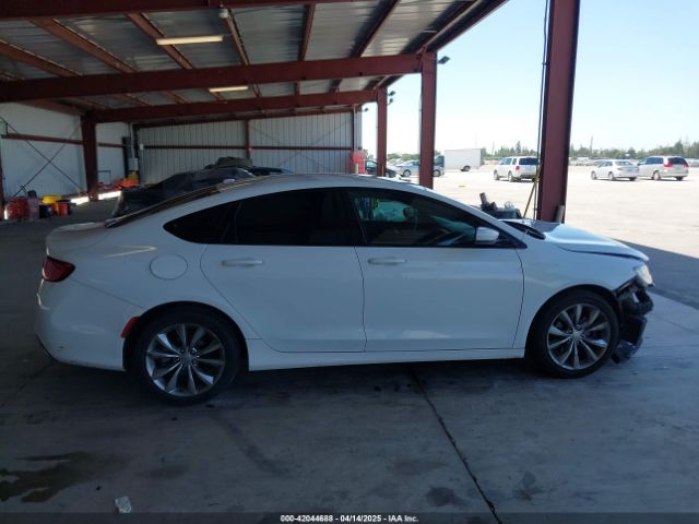 1C3CCCBB1GN151418 Chrysler 200 S