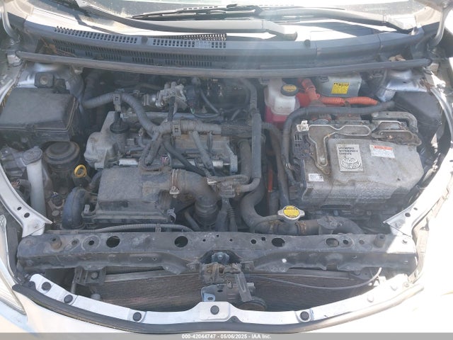 JTDKDTB38E1061202 Toyota Prius C Two