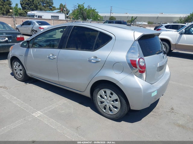 JTDKDTB38E1061202 Toyota Prius C Two