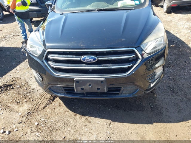 1FMCU9GD8JUA46664 Ford ESCAPE SE