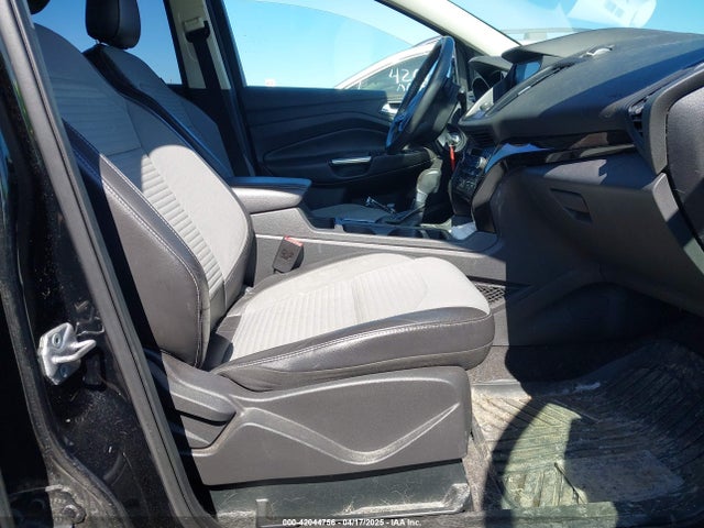 1FMCU9GD8JUA46664 Ford ESCAPE SE
