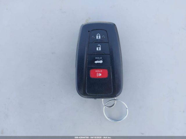4T1B11HK9JU651943 Toyota CAMRY LE