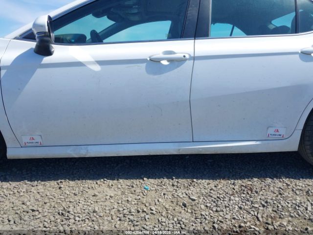 4T1B11HK9JU651943 Toyota CAMRY LE