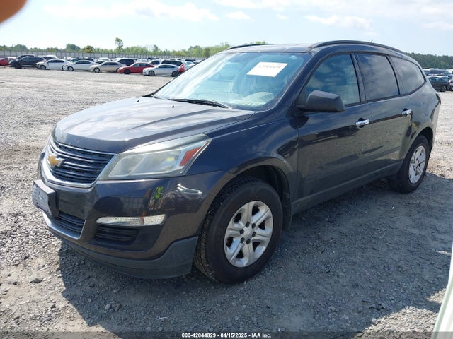 Chevrolet Traverse Ls 2015 1GNKRFKD8FJ381219 Image 2