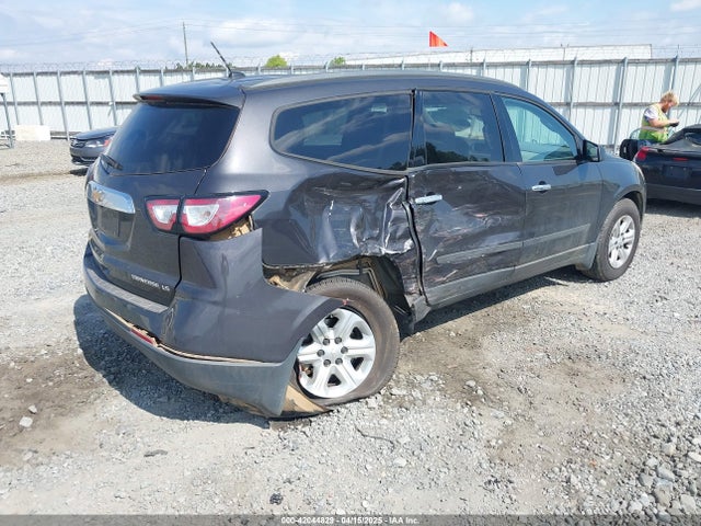 Chevrolet Traverse Ls 2015 1GNKRFKD8FJ381219 Image 4