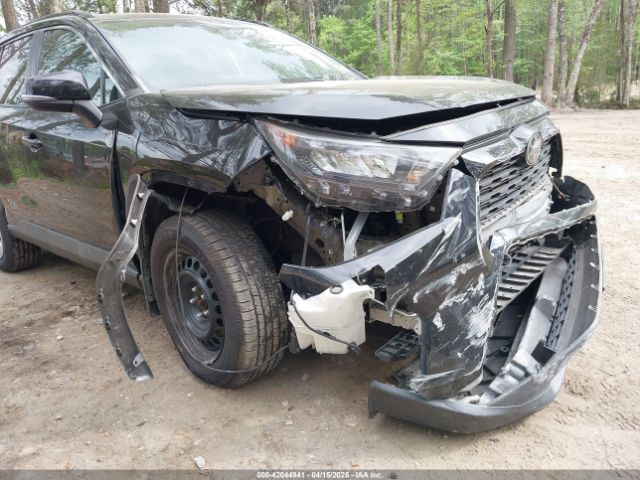 2T3G1RFV6KW043811 Toyota RAV4 LE