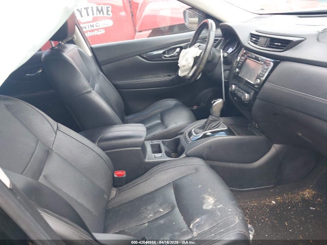 JN8AT2MV3HW022987 Nissan Rogue Sl