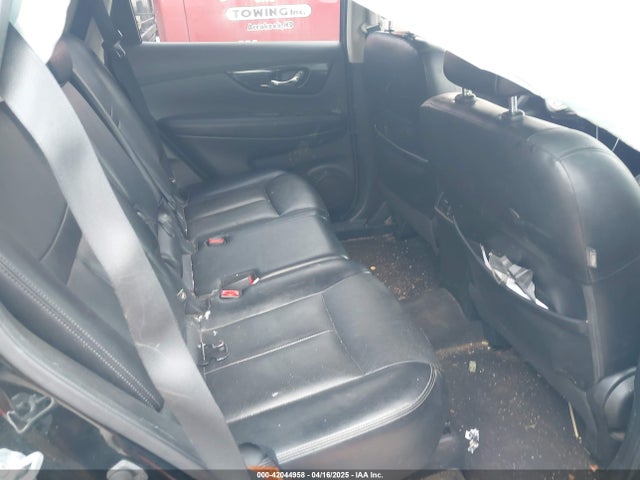 JN8AT2MV3HW022987 Nissan Rogue Sl