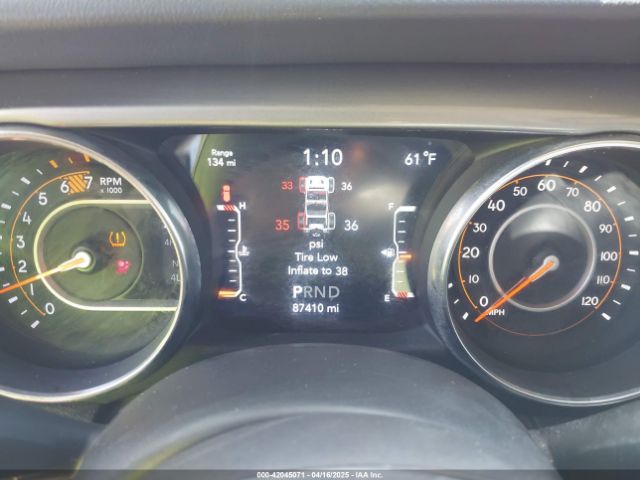 1C4HJXEN8KW591398 Jeep Wrangler Unlimited Sahara 4x4