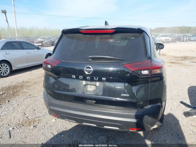 5N1AT3AB0MC692340 Nissan Rogue S Intelligent Awd