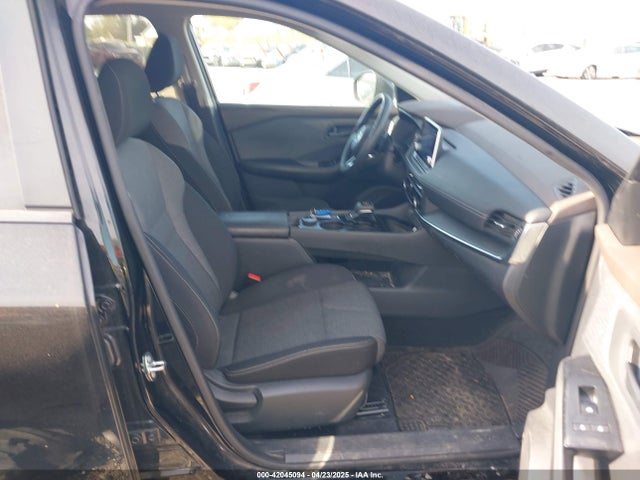 5N1AT3AB0MC692340 Nissan Rogue S Intelligent Awd