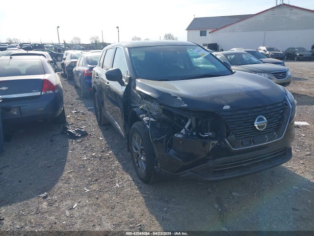 5N1AT3AB0MC692340 Nissan Rogue S Intelligent Awd